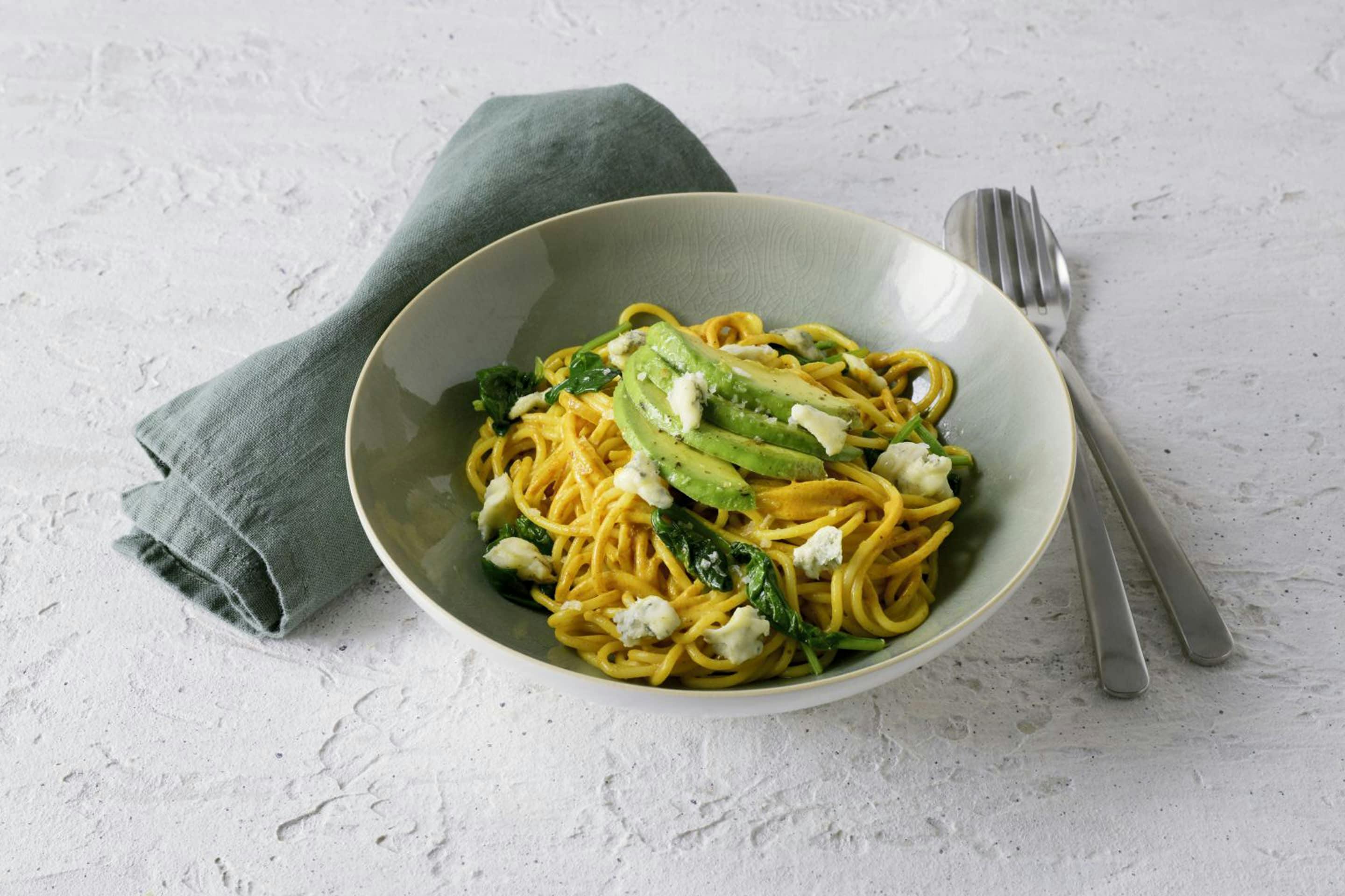 Spaghetti Mit Avocado Babyspinat Und Schimmelkaese